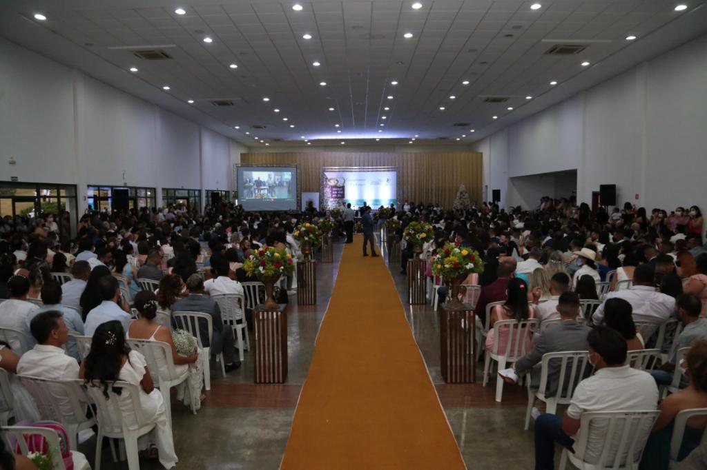 2ª VICE-PRESIDENTE CELEBRA CASAMENTO COLETIVO EM MARINGÁ