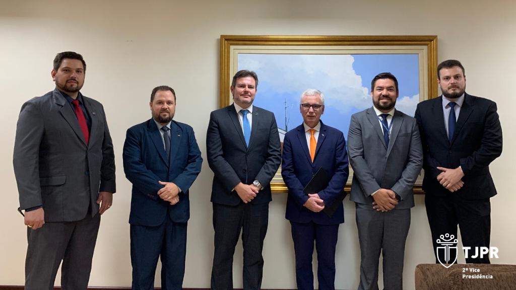 OAB-PR e 2ª Vice-Presidência debatem a importância da advocacia para um bom Poder Judiciário