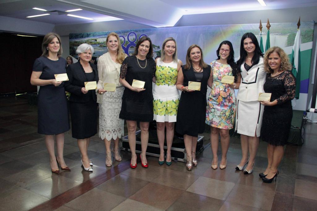 Integrantes da Coordenadoria Estadual da Mulher em Situação de Violência Doméstica e Familiar (CEVID) (Foto: TJPR)