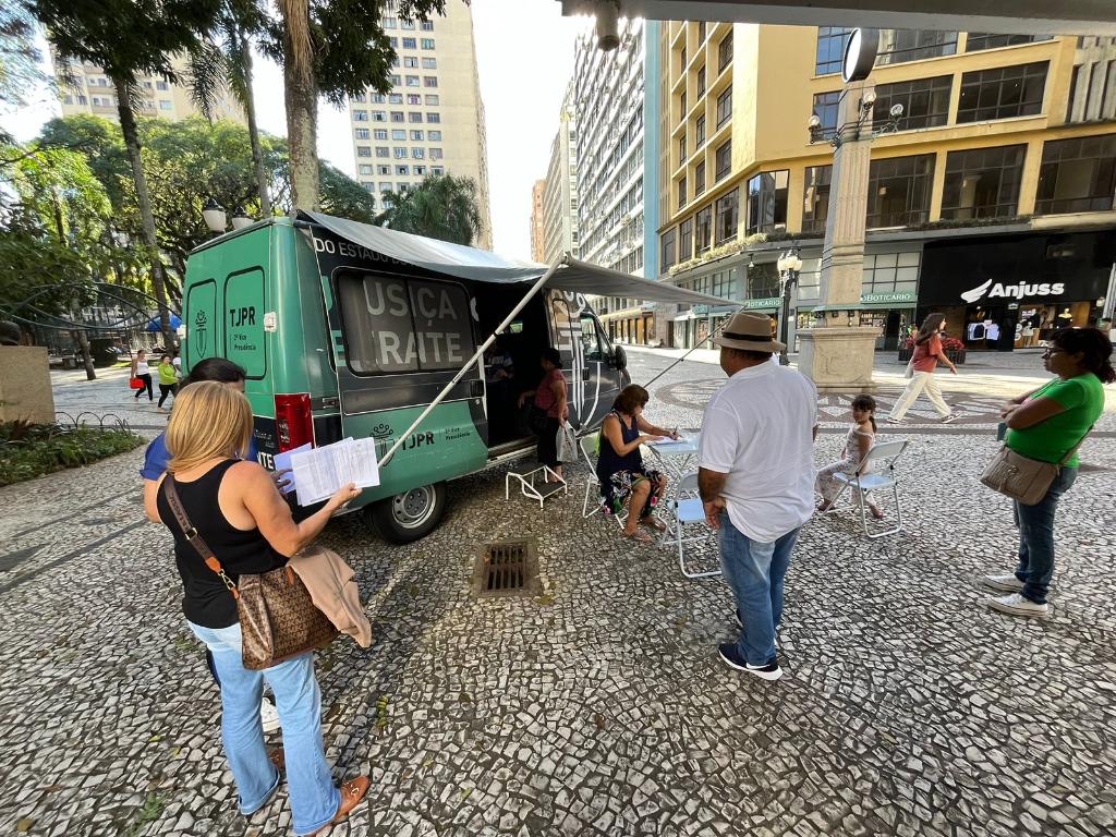 JUSTIÇA ITINERANTE NA PRAÇA OSÓRIO: ATENDIMENTOS VISARAM AMPLIAR O ACESSO À JUSTIÇA