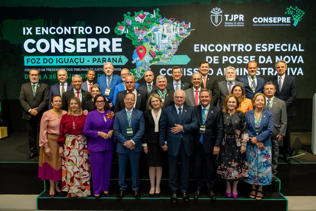 Desembargadores da nova Comissão Administrativa do Consepre tomam posse