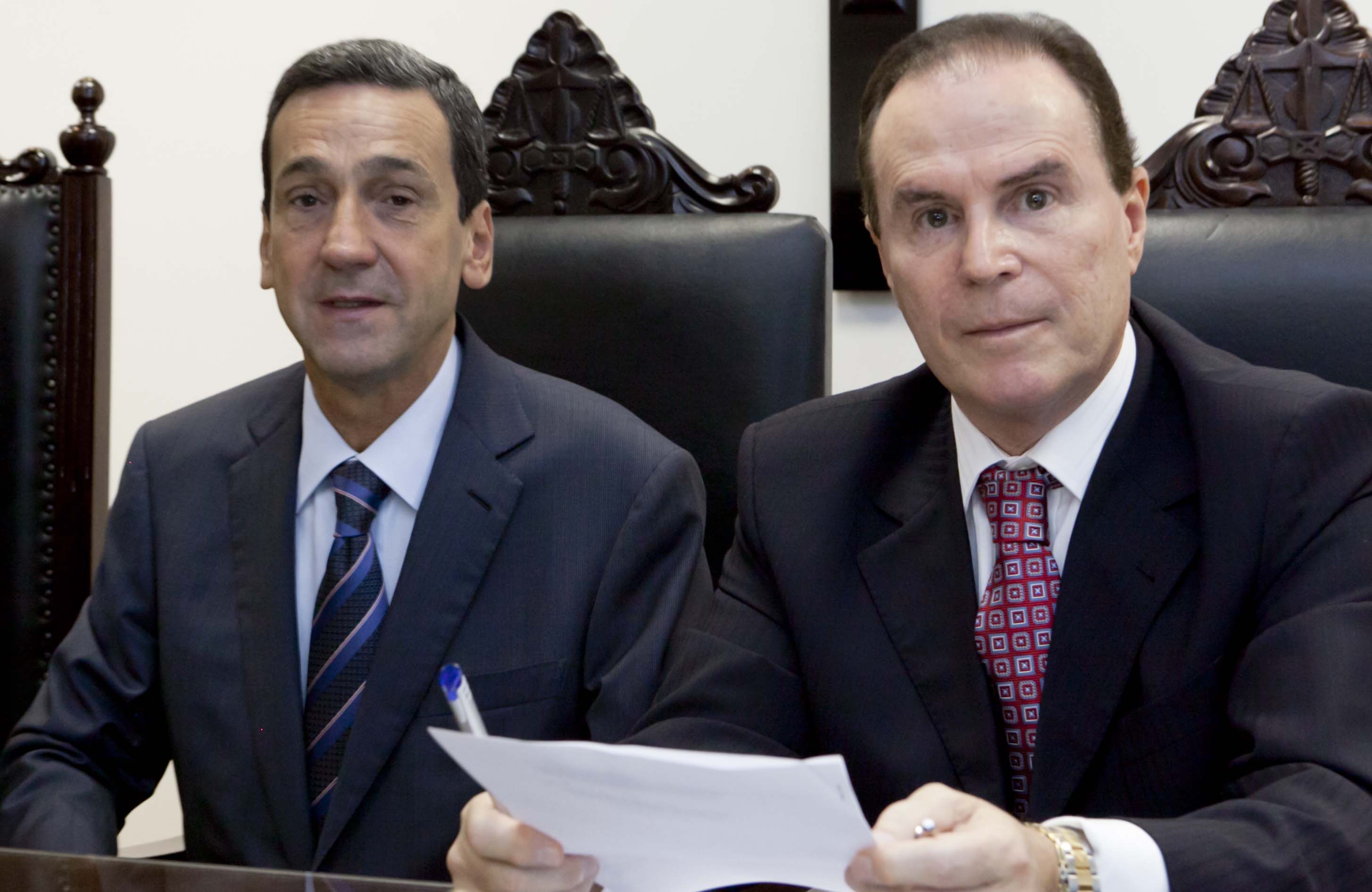 Presidente Clayton Camargo entrega ofício ao Ministro Francisco Falcão